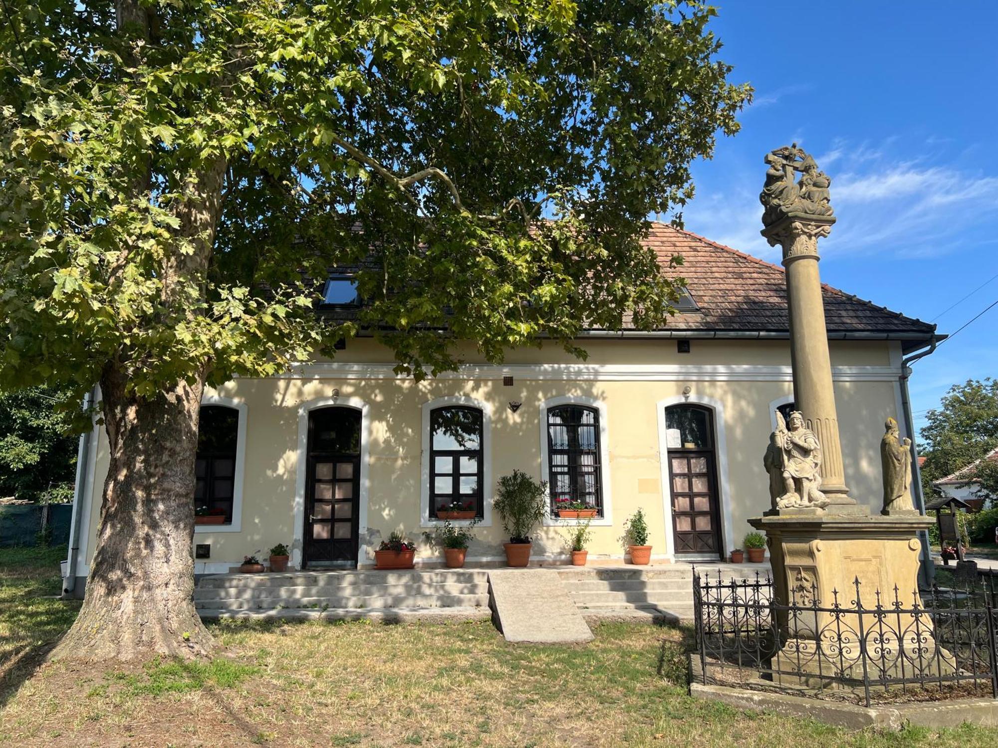 Bor Es Kenyer Hotel Hegymagas Exterior photo